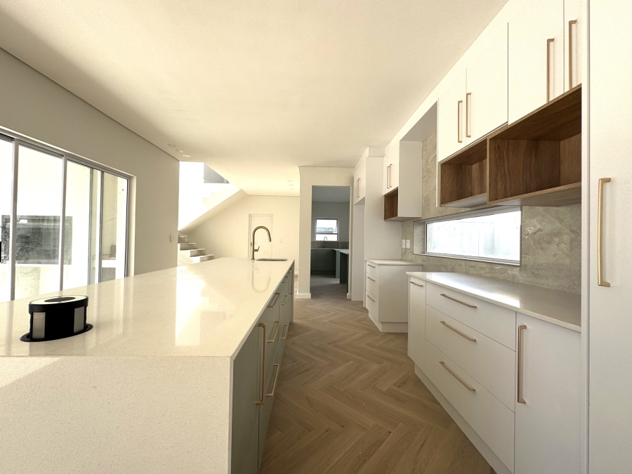 4 Bedroom Property for Sale in Sandown Western Cape